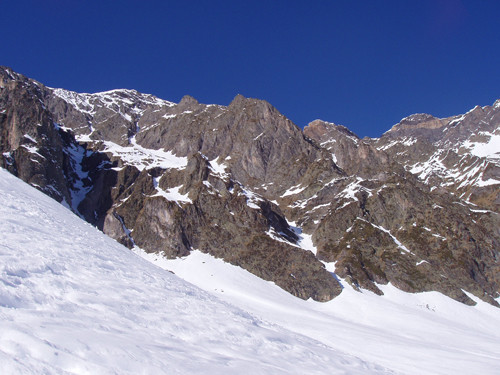 voie des corridors ad sup 1100 m pic de Campbieil 3174 m