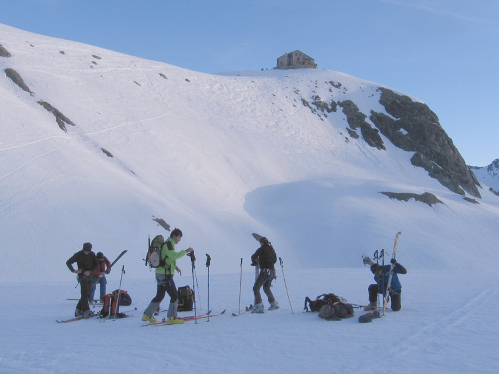 Sul Glacier de Cheilon sotto la Cabane des Dix