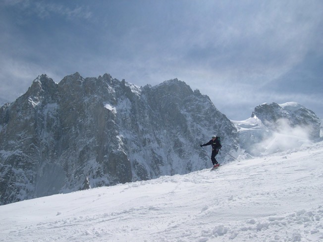 Discesa sul Glacier du Mont Mallet ; sotto la Nord delle Jorasses !!!
