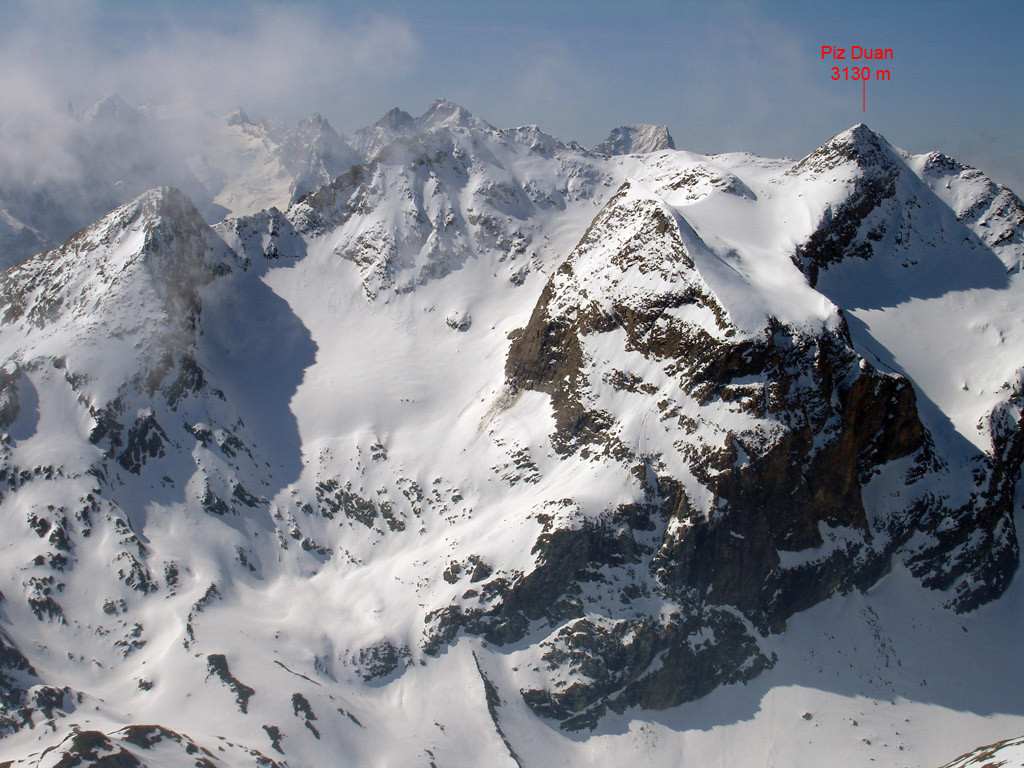 Il Piz Duan 3130 m dalla cima del Piz Piot 3053 m