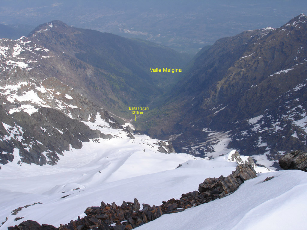 Dalla cima del Pizzo del Diavolo di Malgina 2926 m, verso Nord.