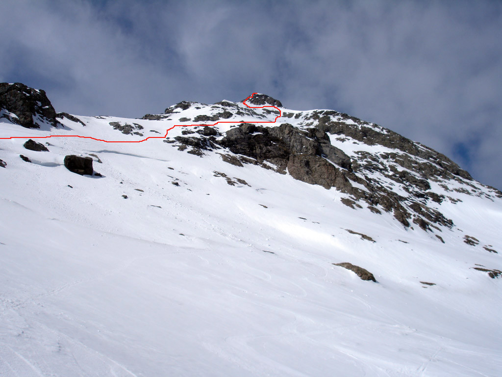 Gli ultimi e ripidi 200/250 m di dislivello nella parete NE del Pizzo del Diavolo di Malgina 2926 m.