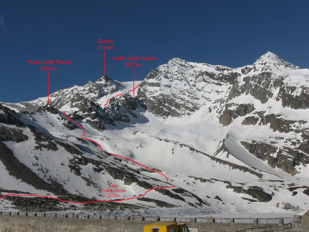 la prima parte di salita vista dal parcheggio