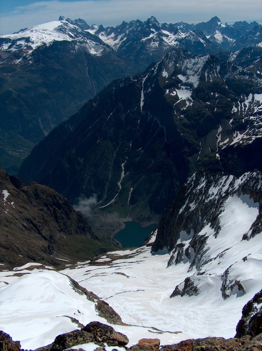 De la Pointe de Confolant vers l'Est et le Lac du Lauvitel.