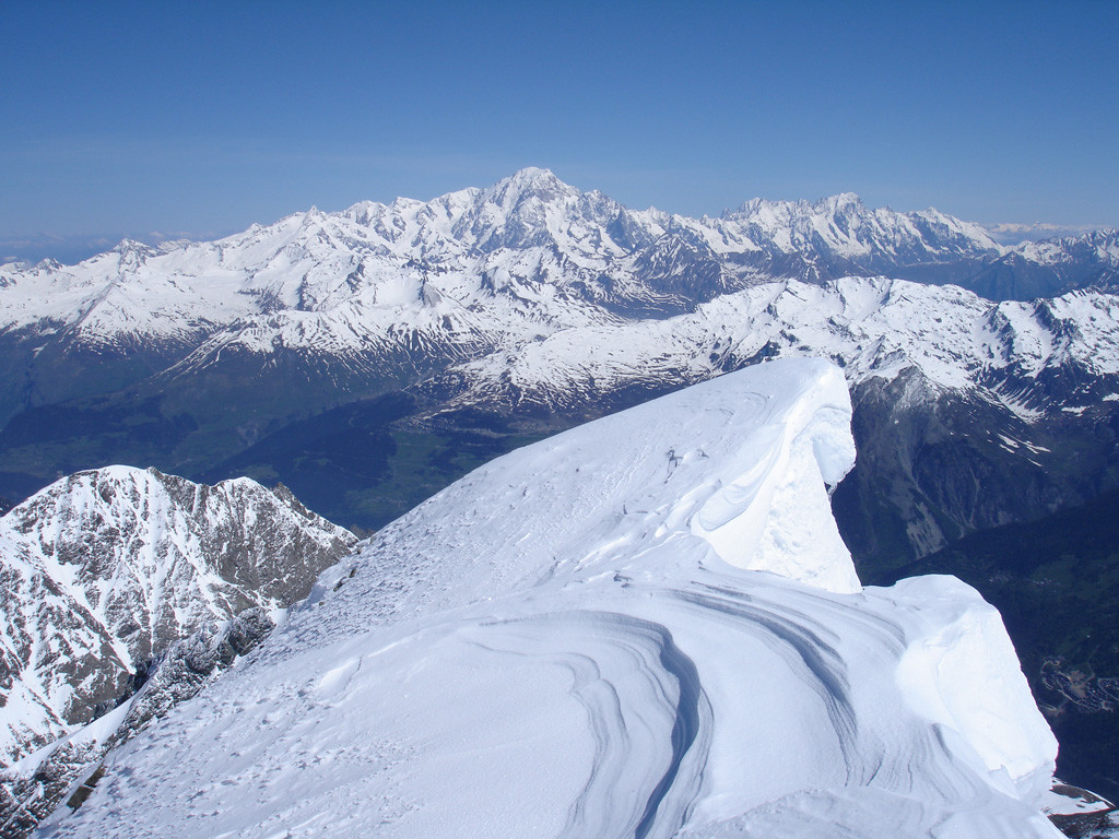 Il Massiccio del Monte Bianco dalla cima del Mont Pourri 3779 m.