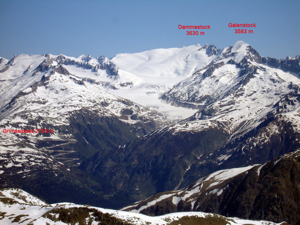Il Ghiacciaio del Rodano, visto nei pressi della cima del Ritzhörner 3111 m.