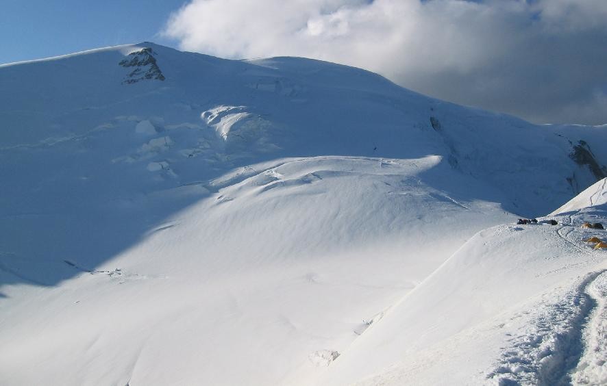 Dôme du Goûter (4304m) vue depuis l'aiguille