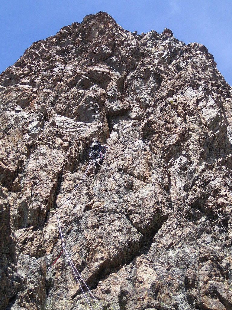 Yan-Eric dans la 3ème tour de l'arête S de la Pointe Claire