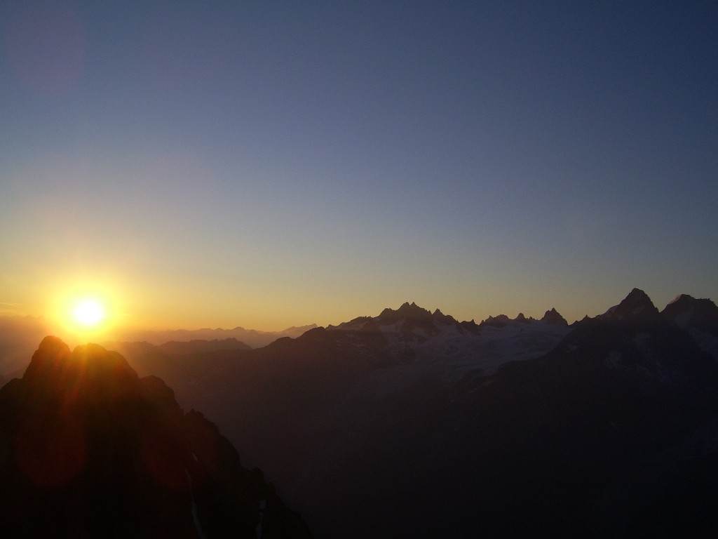 Levé de soleil sur l'aiguille du Tour