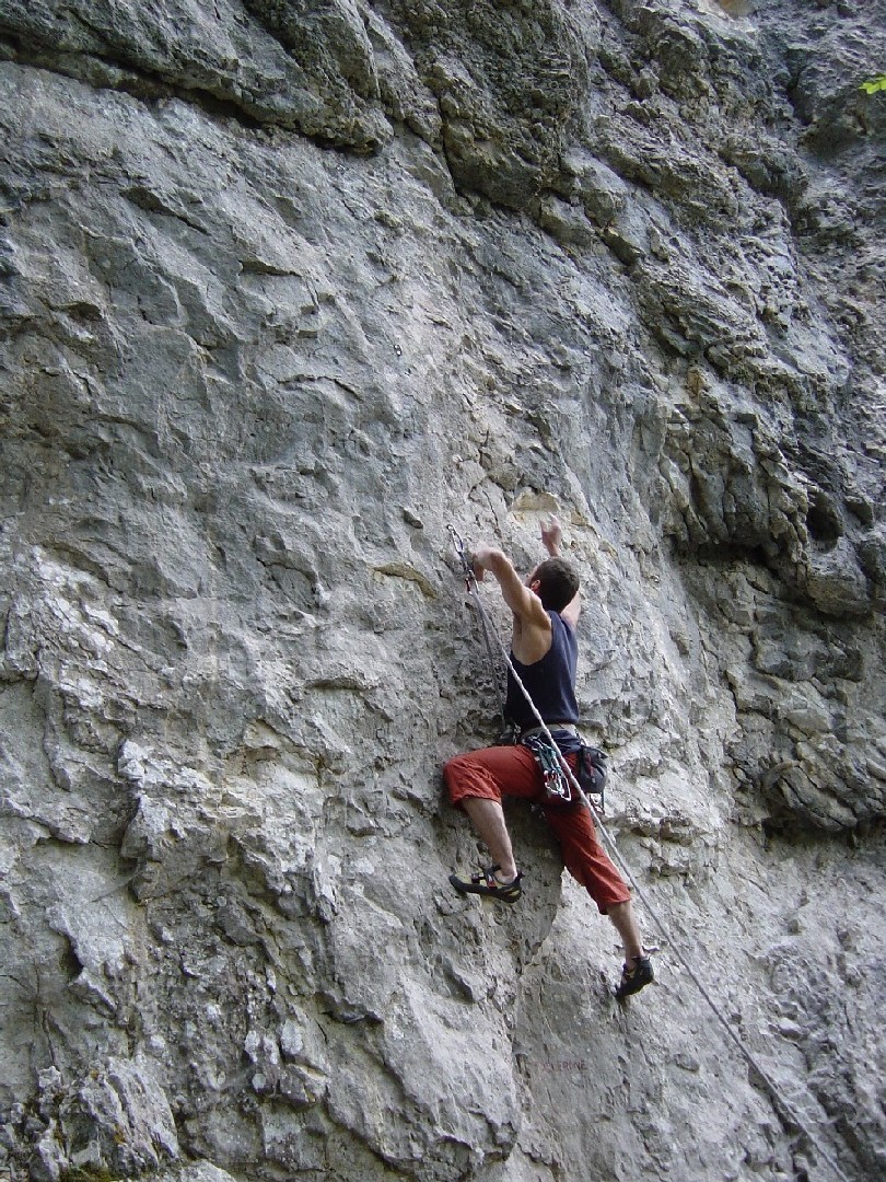 Julien dans "Toblerone" au Mur Bleu à Plagne, Suisse.