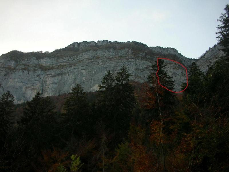 Le site vu de l'itinéraire d'approche