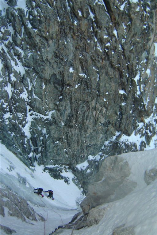 mayer dibona : goulotte de la tour jaune vue de l'éperon