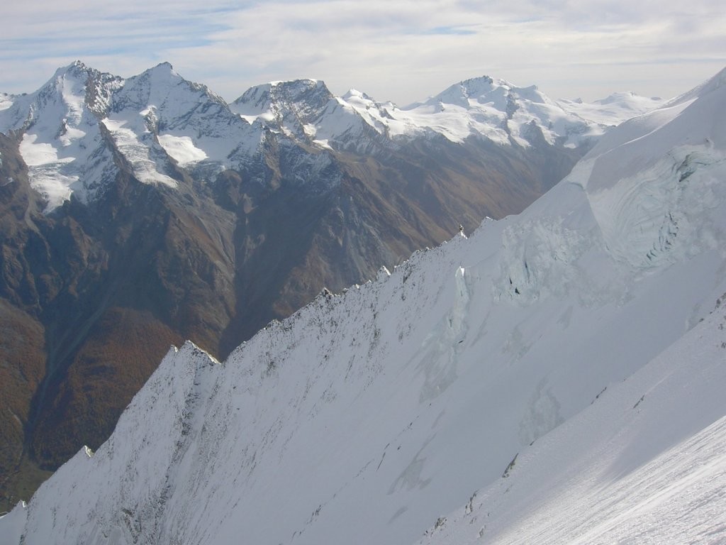 Vue de l'arête E du Weisshorn depuis la face E