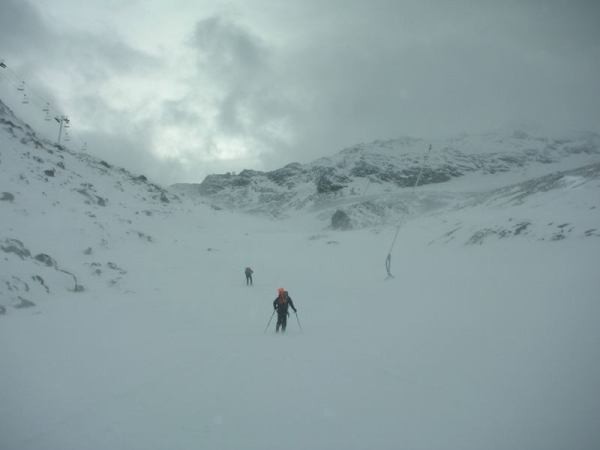 Dans la tourmente.