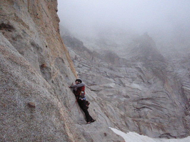 attaque de l'éperon Montse au Pico Abadías