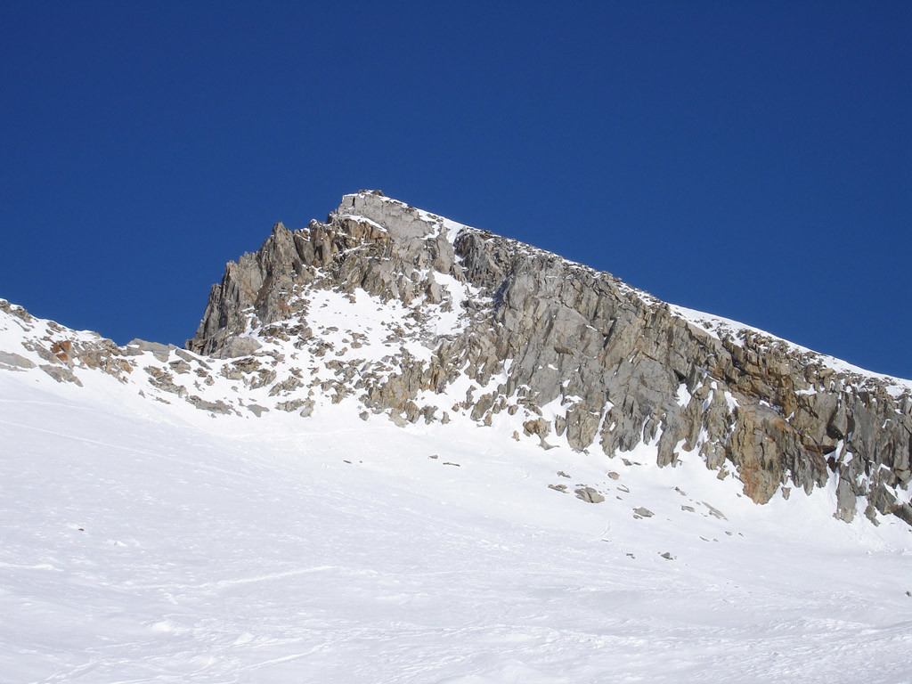 Il versante WSW del Pizzo Pesciora 3122 m.
