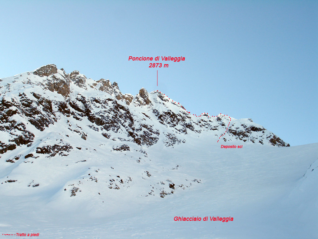 La cima del Poncione di Valleggia 2873 m vista da NE.
