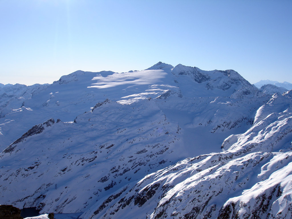 Il Basodino 3272 m, visto dal Poncione di Valleggia 2873 m.