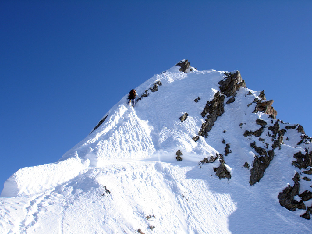 L'ultimo tratto ripido prima della cima del Poncione di Valleggia 2873 m.