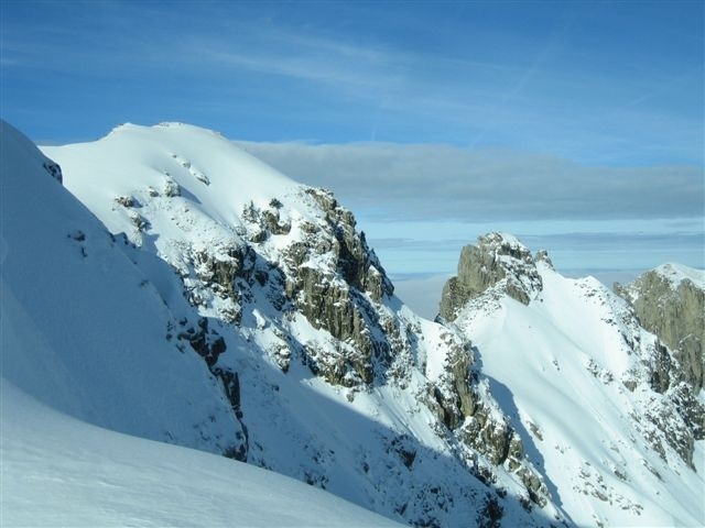 sur l'arête E vue sur le col qui donne accès au couloir NW de Pététoz
