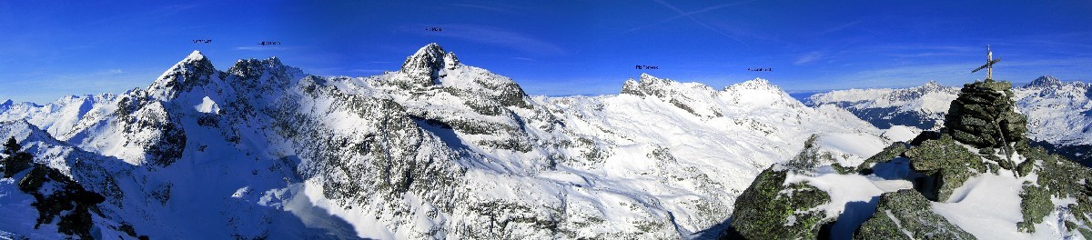 Panoramica dalla cima:vette sciistiche e non da sinistra: Mazzaspitz,Jupperhorn,P.Platta, P. Forbesc e P. Arblatsch