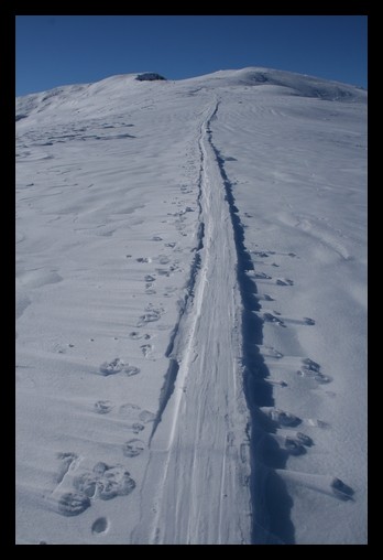 Rochers des enclaves-sur la plateau vers le sommet