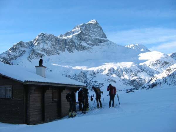 Sosta all'alpe TGA salendo al P. Arblatsch.