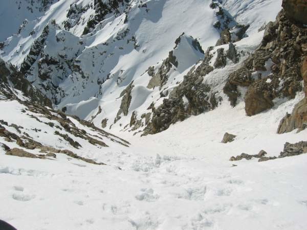 Dalla falsa cima del P. Arblatsch vista del tratto finale del canalino di salita.