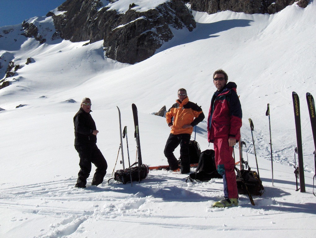 L'équipe au complet avant la descente de la combe du Couvent