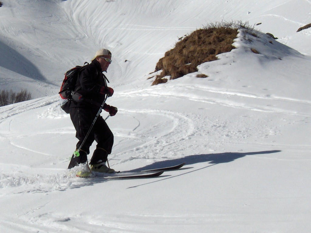 Clément dans la neige de printemps