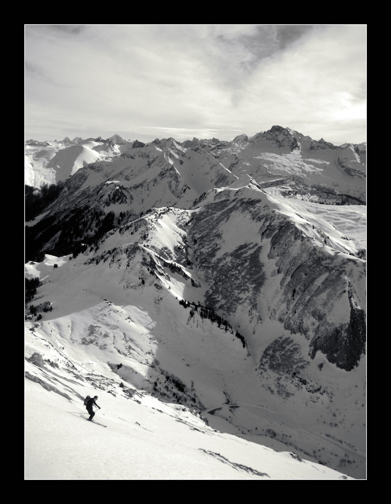 La Pointe Percée fait jeu égal avec le Mont Blanc ... avant de l'éclipser.