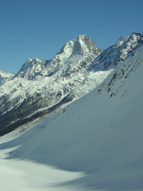 En direction du Faldumpass, vue sur le Bietschhorn