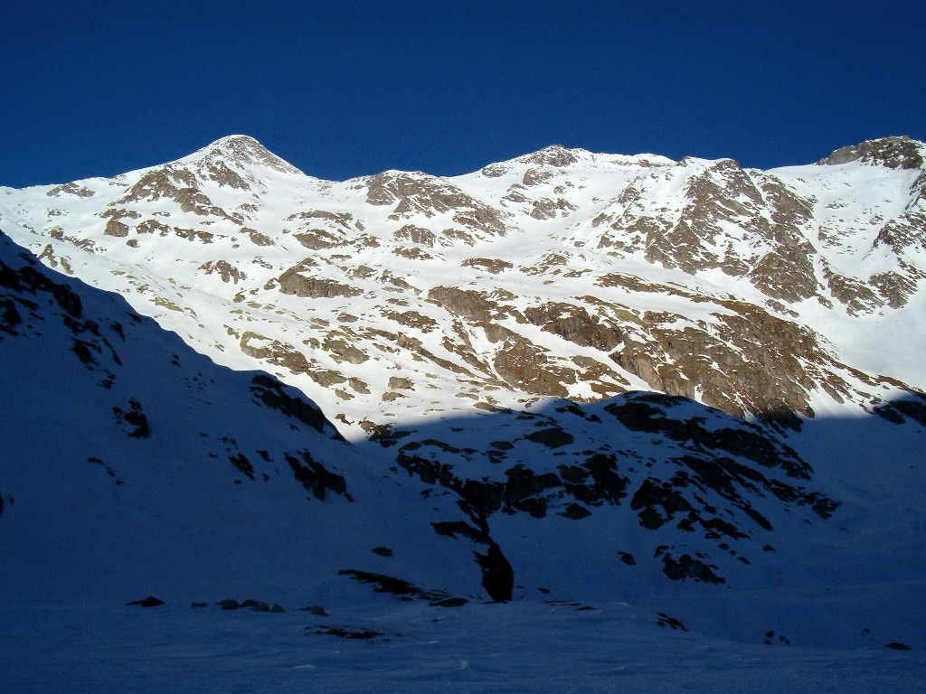 Cima di Camadra e Piz Medel (versante SE)