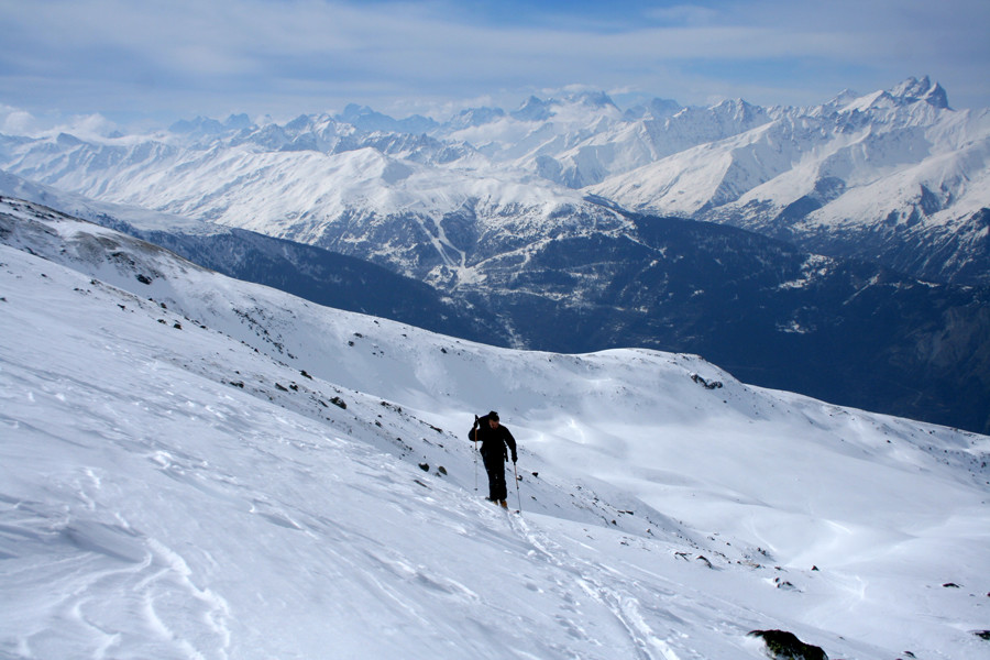 Mont Bréquin - montée face aux Ecrins