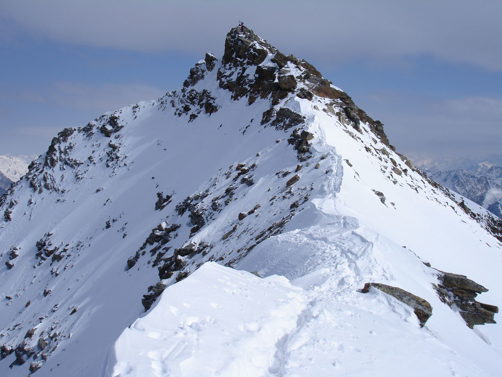 L'ultimo tratto di cresta SW, al Piz Cancian/Canciano 3103 m.