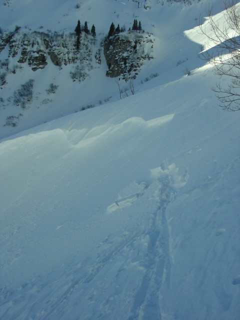 Accumulation se détachant au passage, altitude 1750m lac de Lovenex