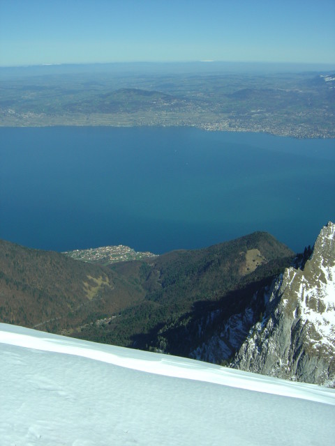 De la crête du Mont-Valeur, vue sur le lac Léman