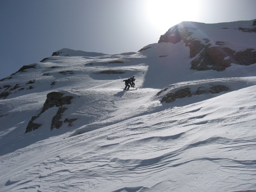 début de la descente du col 2490m