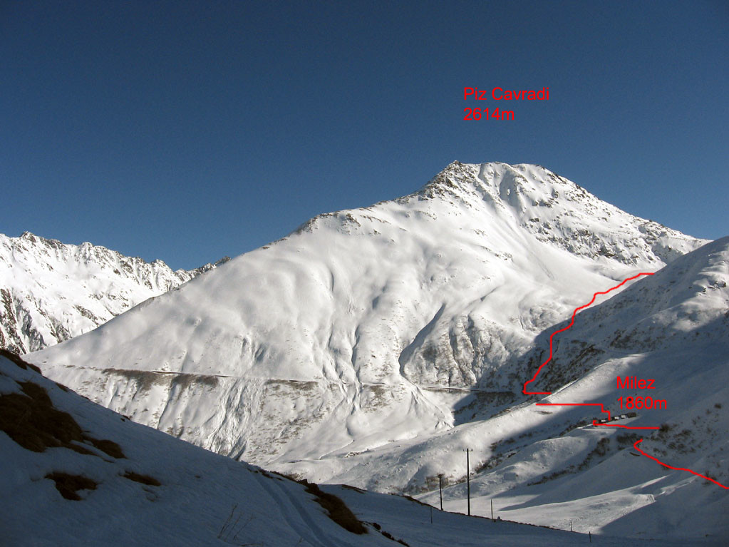 la prima parte della salita al Piz Cavradi ed alla Camona da Maighels