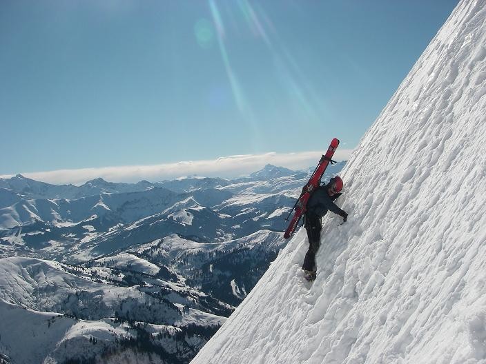Grande Torche couloir Est : la traversée avant la pente finale