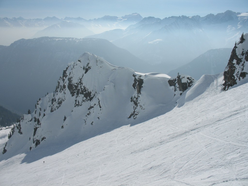 Belle ambiance à la montée sur les massifs du Gd Combin et du Mont Blanc