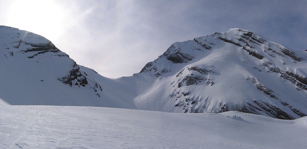 Fond de la combe de Bella cha depuis le replat 2263m.