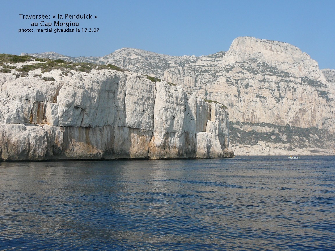 la fissure transversale de la traversée Penduick au cap Morgiou