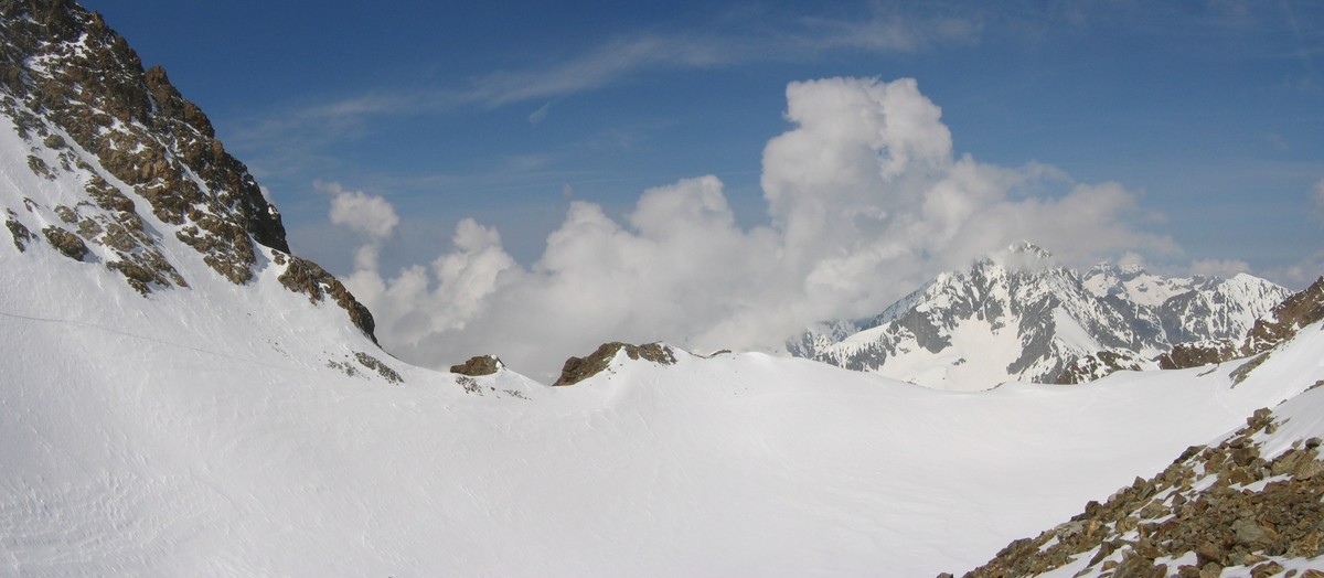 Terrain de foot sous le col du vallon de Lanchatra
