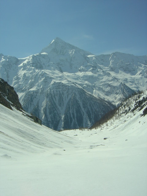 Versant Nord du Bietschhorn en descendant le Vallon de Im Telli