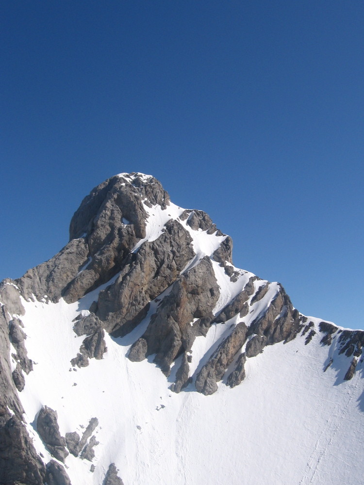 Pointe Perçée