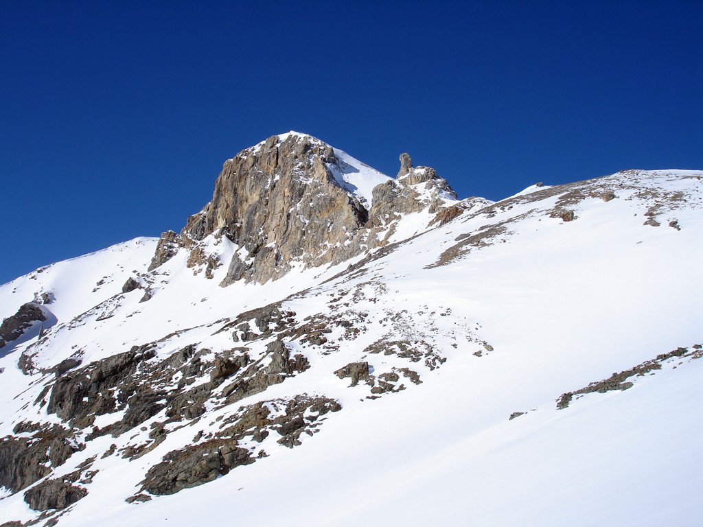 Il roccione dolomitico del Monte Garone 3030 m, dalla quota di 2800 m circa.