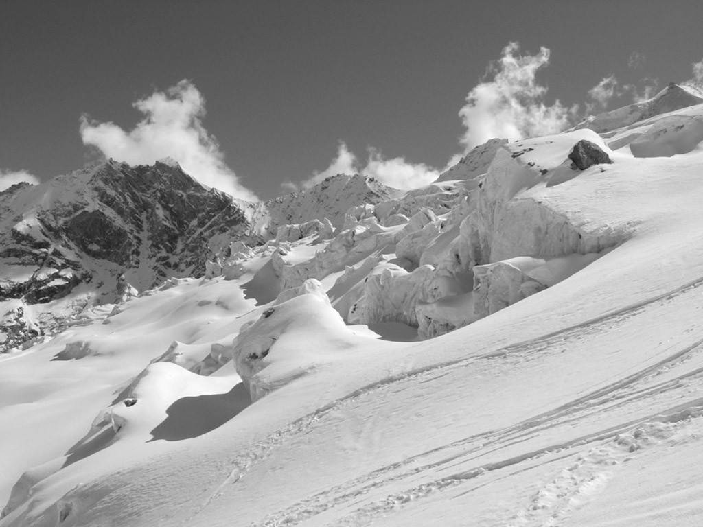 Descente sur le glacier de Blanc de Moming
