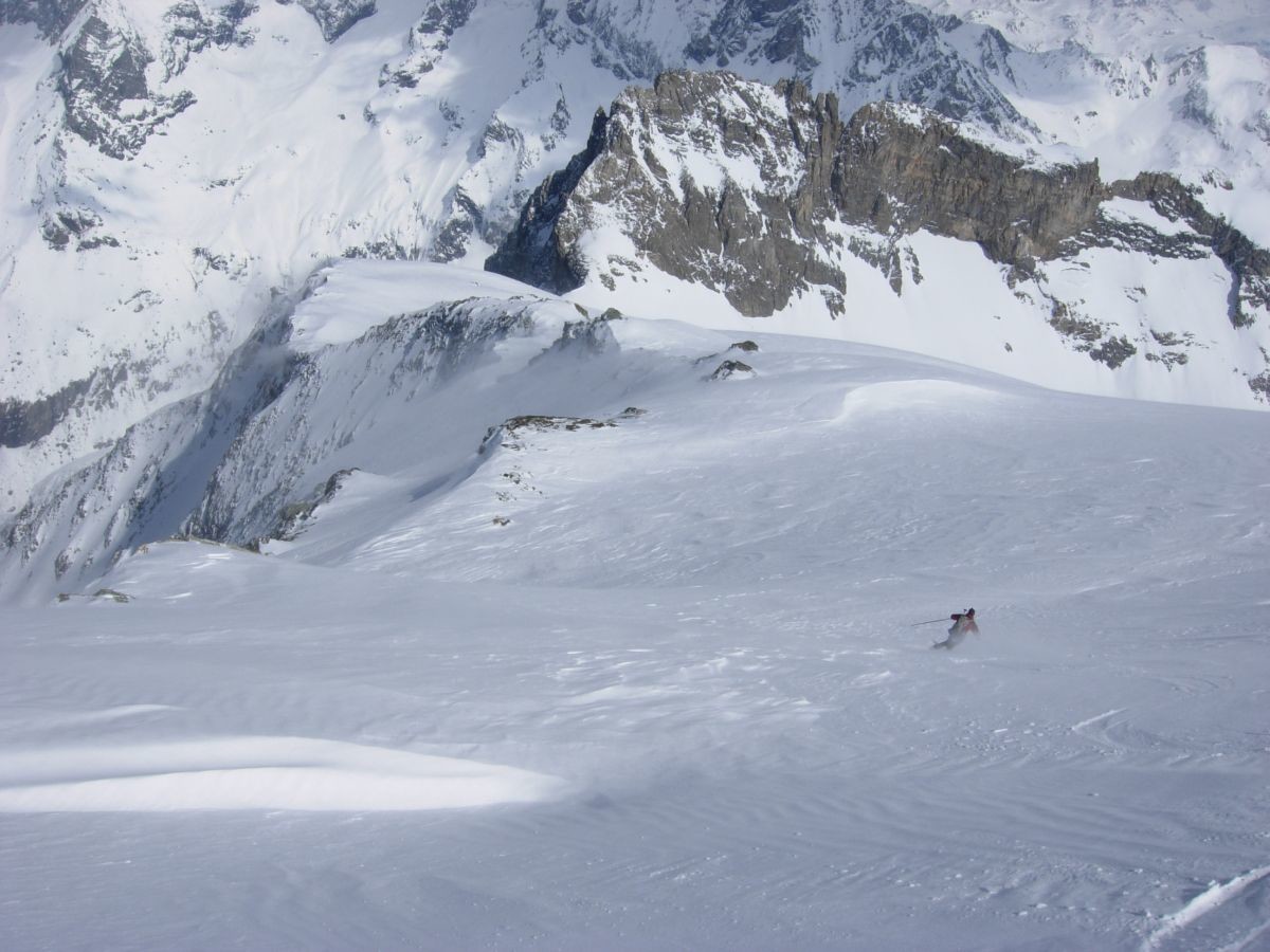 Première partie de descente depuis le sommet du dôme des pichères