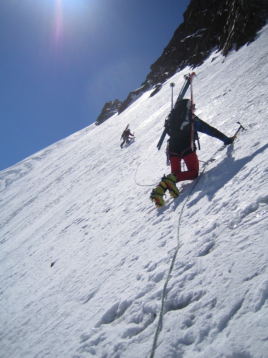 Traversée en face NE de l'Aiguille centrale NW de Tré la Tête
